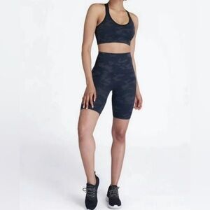 Spanx Look At Me Now Bike Short size SMALL color black camo